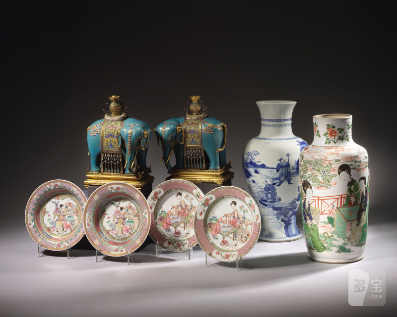 清雍正 外胭脂紅釉内粉彩仕女童子圖薄胎盤一對 | A FINE PAIR OF FAMILLE ROSE RUBY-BACK SEMI-EGGSHELL 'LADY AND BOYS' DISHES - 图3
